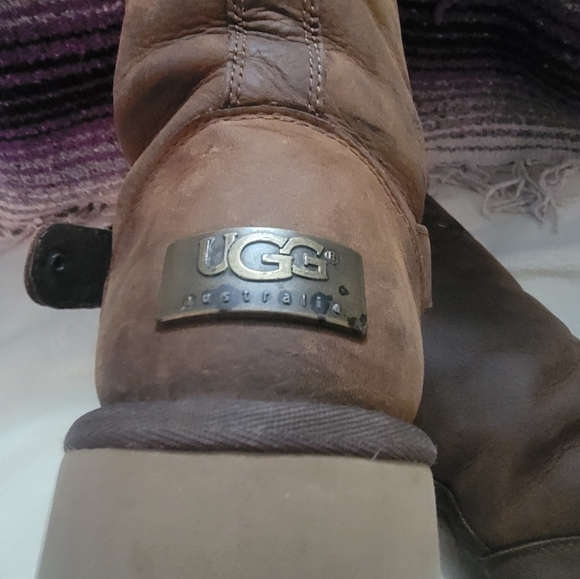 Ugg Sutter boots size 7 - Picture 4 of 9